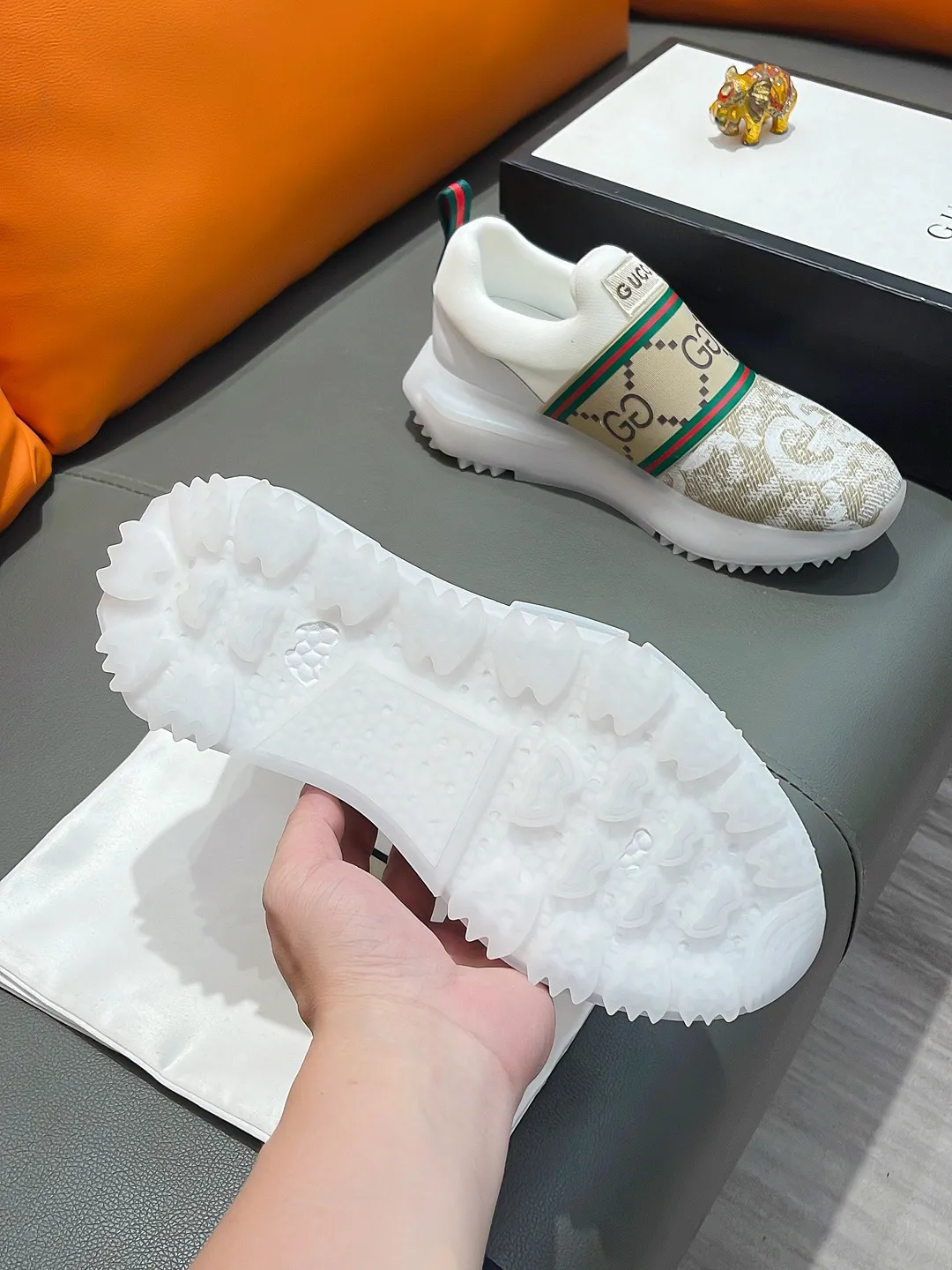 Men's shoes GUCCI "Gucci" P440 Regular size: 38-44 (casual shoes) Product materials: Selected cowhide upper, soft sheepskin feet; original factory special outsole.